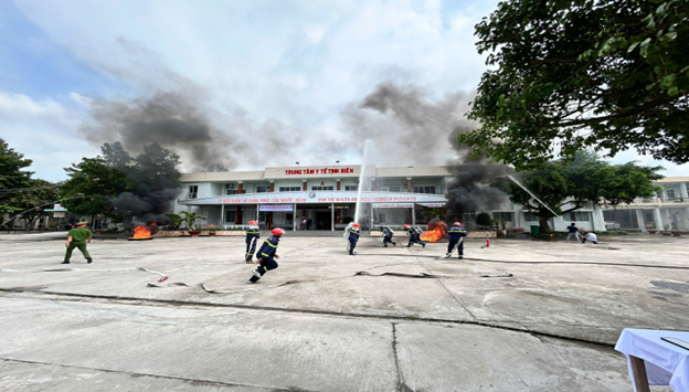 Trung tâm Y tế Tịnh Biên diễn tập phòng cháy chữa cháy